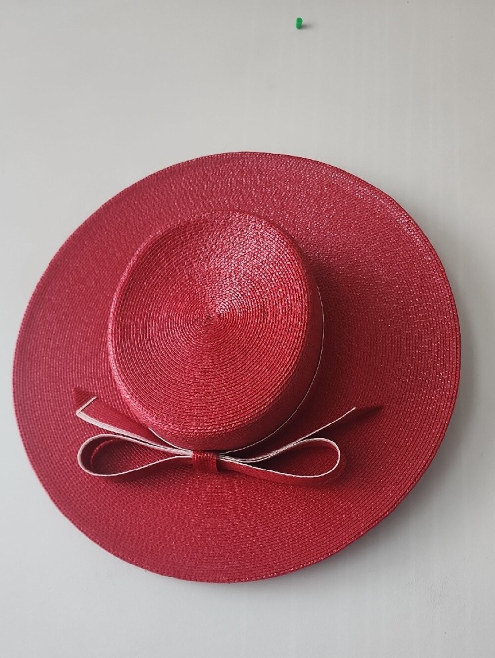 Elegant Red Wide-Brim Straw Hat with Bow - Picture 2 of 13
